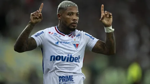Marinho comemora um de seus gols no empate entre Fluminense e Fortaleza, no dia 22 de novembro de 2024. (Sipa US / Alamy Stock Photo)