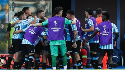 Argentinos comemoram gol sobre os mineiros - Foto: Reprodução/Sul Americana