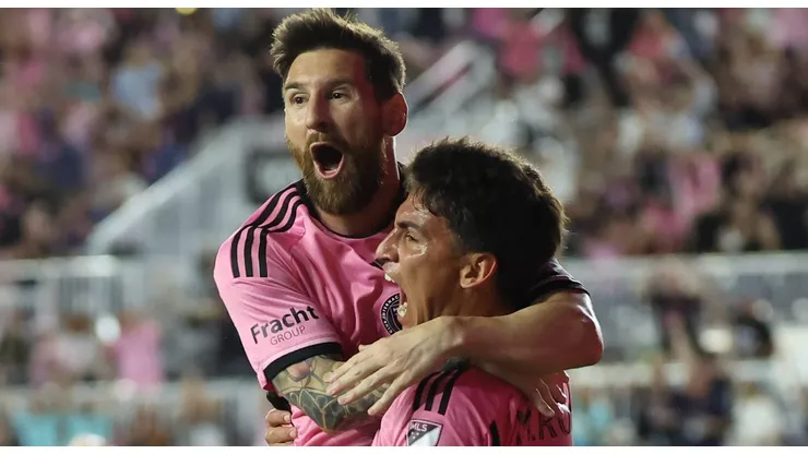 Messi e Matías Rojas comemoram gol no Inter Miami.