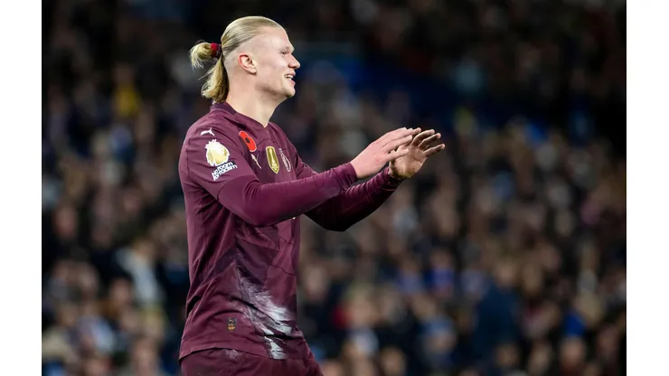 Haaland durante a comemoração de seu gol na partida entre Brighton e Manchester City, no dia 09 de novembro de 2024. (EFTI / Alamy Stock Photo)