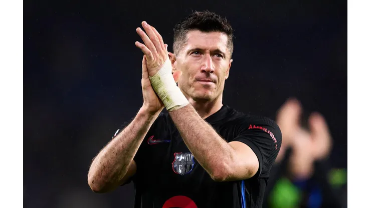 Lewandowski durante o jogo entre Real Socieadad e Barcelona, no dia 10 de novembro de 2024. (Cesar Ortiz Gonzalez / Alamy Stock Photo)
