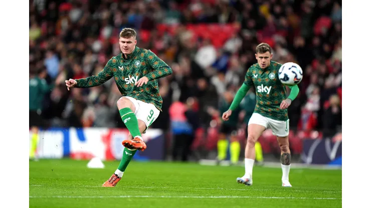 England v Republic of Ireland - UEFA Nations League - Group B2 - Wembley Stadium Republic of Ireland s Evan Ferguson left warming up prior to kick-off before the UEFA Nations League Group B2 match at Wembley Stadium, London. Picture date: Sunday November 17, 2024. Use subject to FA restrictions. Editorial use only. Commercial use only with prior written consent of the FA. No editing except cropping. PUBLICATIONxNOTxINxUKxIRL Copyright: xBradleyxCollyerx 78234620