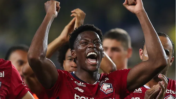 Jonathan David em campo (Photo by Ahmad Mora/Getty Images)