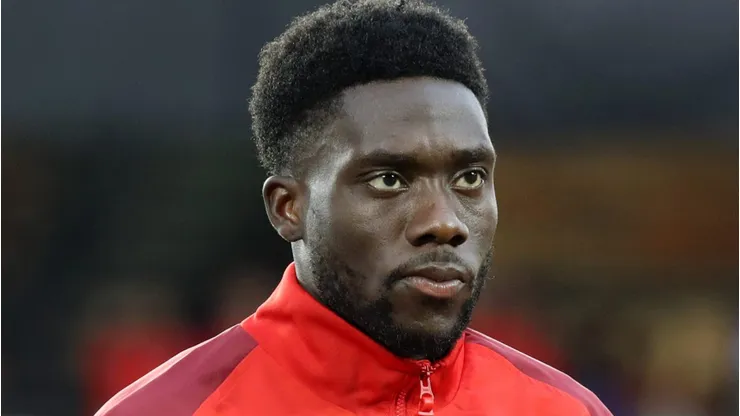 Alphonso Davies é o alvo do Real Madrid. CLube assinou com jogador comparado a ele. . (Photo by Leonardo Fernandez/Getty Images)