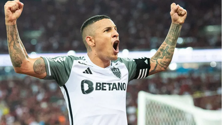 Guilherme Arana, do Atlético Mineiro, tem martelo batido no Palmeiras após aprovação dos torcedores. (Foto: Imago)