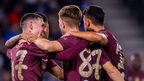 James McAtee: A nova joia no mercado de transferências. Promessa do Manchester City atrai interesse de grandes clubes. (Foto: IMAGO / Branislav Racko)