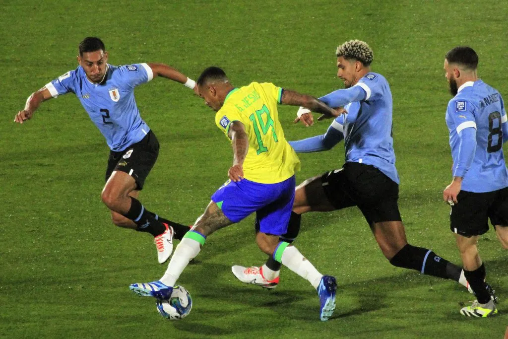 Gabriel Jesus contra o Uruguai, pelas Elimiantórias, em 2023. Foto: IMAGO / Action Plus.