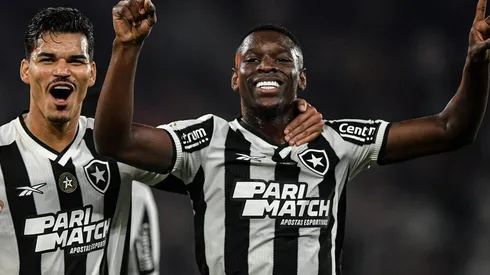 Corinthians surpreende e inicia contatos para assinar com importante jogador do Botafogo.