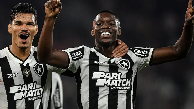 Corinthians surpreende e inicia contatos para assinar com importante jogador do Botafogo.