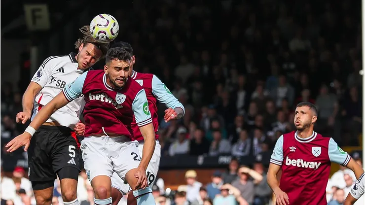Liverpool e Tottenham estão atentos ao mercado em busca de reforços defensivos, com o dinamarquês Joachim Andersen, do Fulham, como alvo principal. (Foto: IMAGO / News Images)