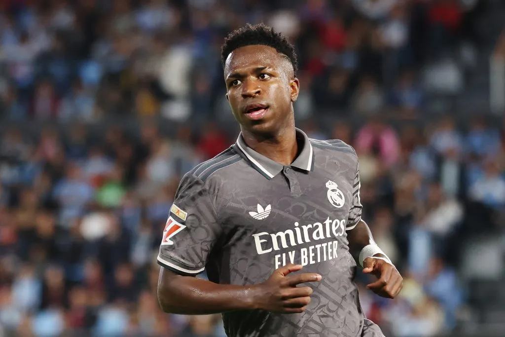 Vinicius Júnior em campo pelo Real Madrid (Photo by Florencia Tan Jun/Getty Images)
