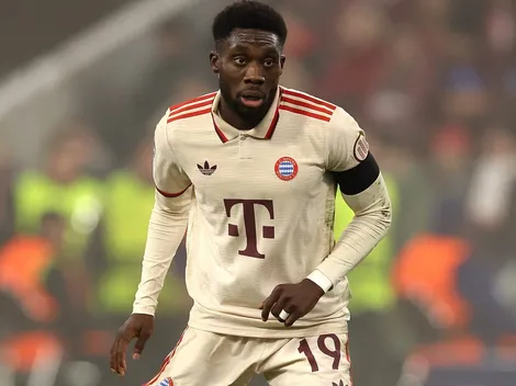 Alphonso Davies é principal alvo da diretoria do Manchester United