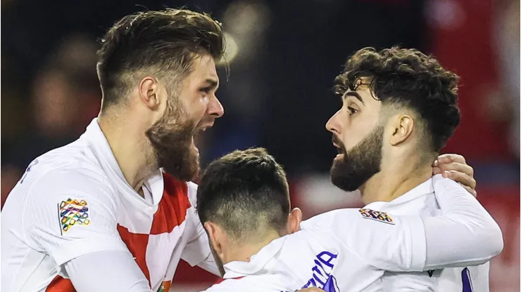 Josko Gvardiol, da Croácia, celebra com seus companheiros de equipe após marcar durante a partida do Grupo A1 da Liga A da Liga das Nações da UEFA 2024/25 entre Croácia e Portugal no Estádio Poljud, em 18 de novembro de 2024, em Split, Croácia. (Foto: IMAGO / Pixsell)