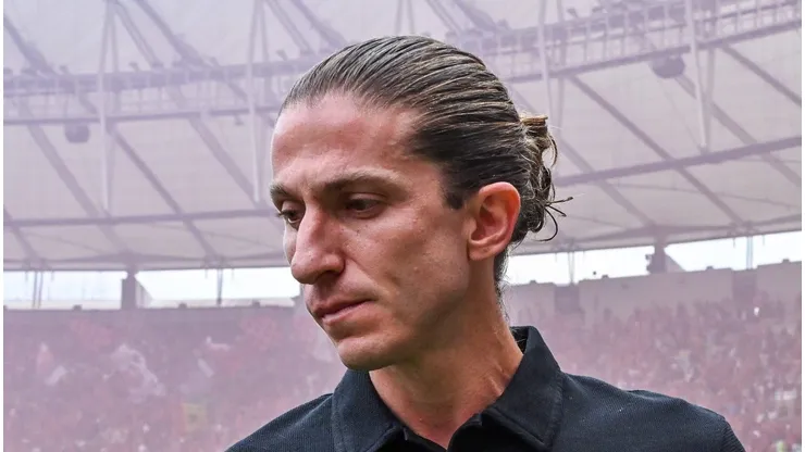 Flamengo de Filipe Luís anuncia a renovação de Evertton Araújo.