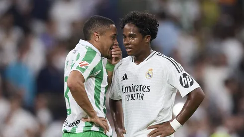 Vitor Roque e Endrick conversam em duelo entre Bétis x Real Madrid