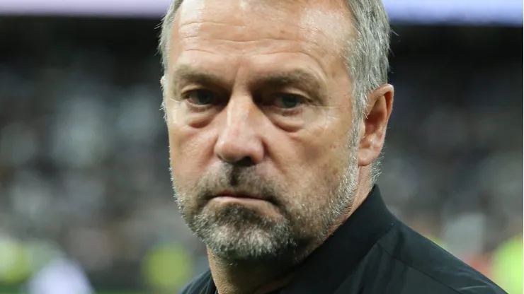 Astro do Barcelona de Hansi Flick comenta sobre renovação de contrato.