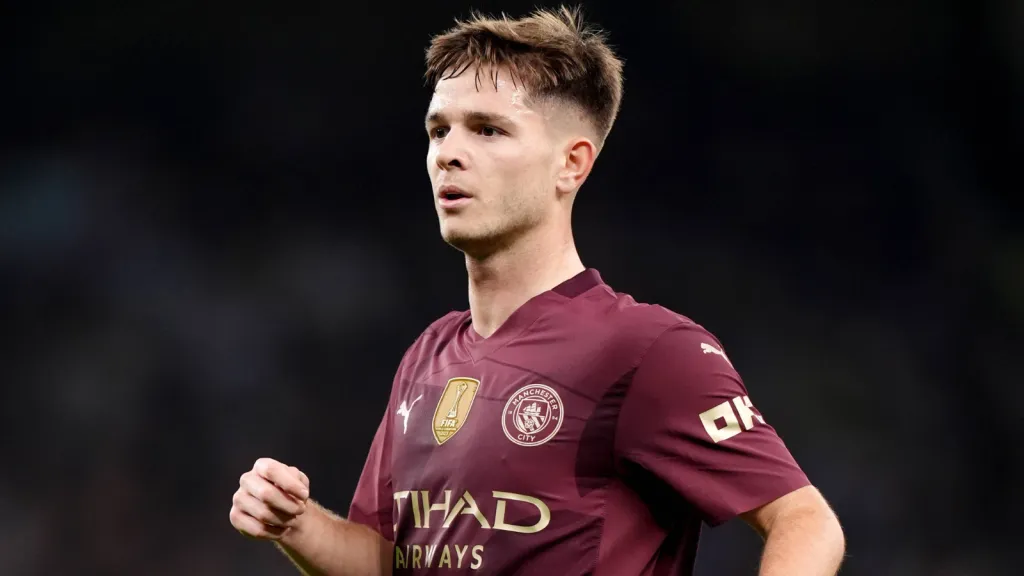 James McAtee em partida pelo Manchester City (Foto: IMAGO / PA Images)