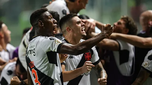 Léo Pelé e Gabriel Pec após partida pelo Vasco Da Gama