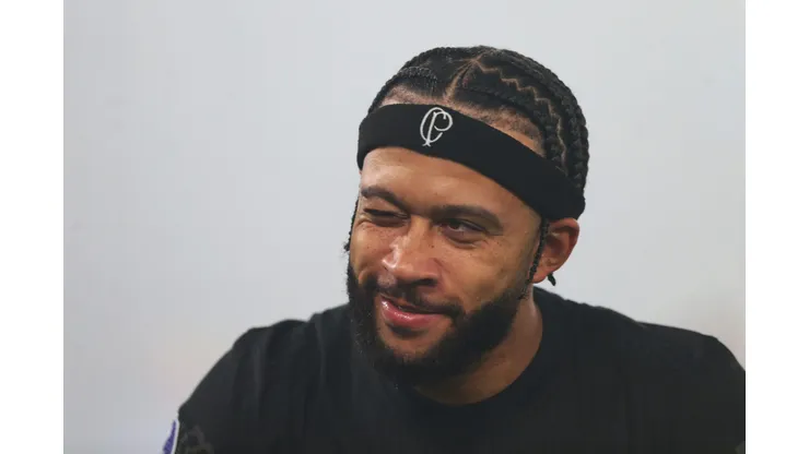 Depay em ação pelo Corinthians.