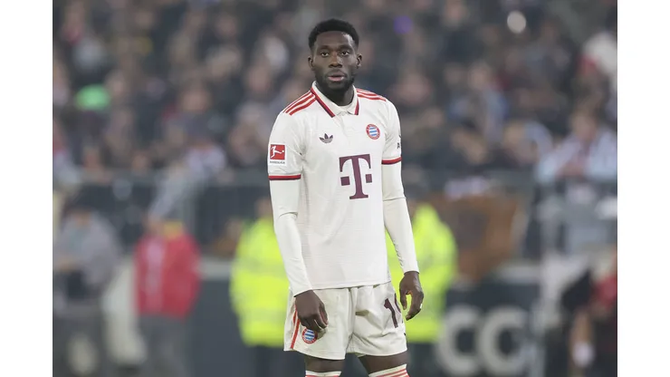Alphonso Davies FC Bayern Muenchen schaut enttaeuscht, Bundesliga, FC St. Pauli 1910 v FC Bayern München, Millerntor Stadium am 09. November 2024 in Hamburg, Deutschland. Foto von Marco Steinbrenner/DeFodi Images Alphonso Davies FC Bayern Muenchen looks dejected, Bundesliga, FC St. Pauli 1910 v FC Bayern München, Millerntor Stadium, November 9, 2024 in Hamburg, Germany. Photo by Marco Steinbrenner/DeFodi Images DFL regulations prohibit any use of photographs as image sequences and/or quasi-video. not used in POL / SRB / CRO / FRA / GBR / NED / ITA / USA Defodi-700_pauli_muenchen_20241109_262 Defodi-700 not used in POL / SRB / CRO / FRA / GBR / NED / ITA / USA DFL regulations prohibit any use of photographs as image sequences and/or quasi-video.