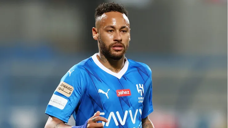 Estafe de Neymar conversa com gigante inglês e craque pode voltar à Europa (Photo by Yasser Bakhsh/Getty Images)