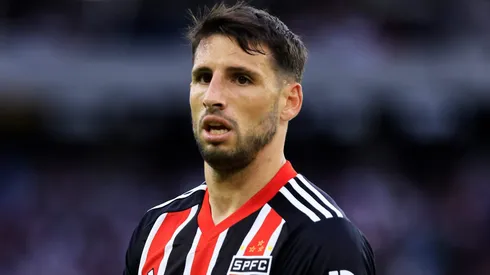 Dois grandes rivais querem a contratação do atacante Jonathan Calleri, do São Paulo (Photo by Franklin Jacome/Getty Images)