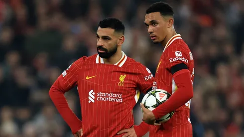 Time titular com Salah e Arnold na lateral direita