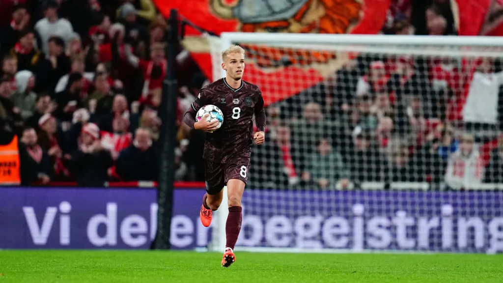 Isaksen marca o gol da Dinamarca contra a Espanha (Foto: IMAGO / ZUMA Press Wire)
