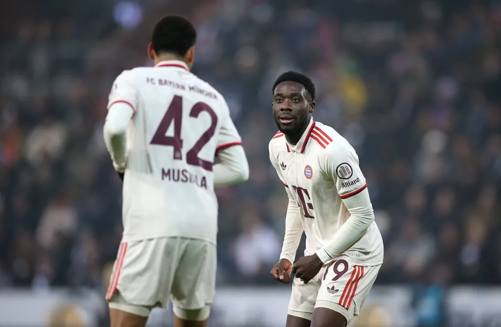 Alphonso Davies deixou claro a sua vontade de jogar pelo Real Madrid, segundo o portal Relevo. Foto: IMAGO /&nbsp;MIS