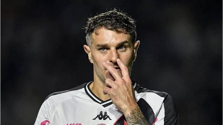 Vegetti quer se aposentar no Vasco