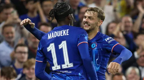 Contratado do Leicester City, Kiernan Dewsbury-Hall ainda busca um ambiente onde possa retomar o desempenho promissor, com o técnico do Manchester United, Ruben Amorim, enxergando nele uma possível solução para o meio-campo da equipe. (Foto: IMAGO / Sports Press Photo)