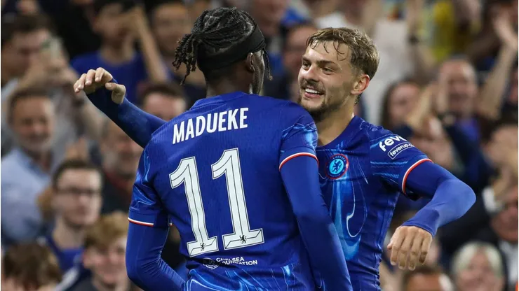Contratado do Leicester City, Kiernan Dewsbury-Hall ainda busca um ambiente onde possa retomar o desempenho promissor, com o técnico do Manchester United, Ruben Amorim, enxergando nele uma possível solução para o meio-campo da equipe. (Foto: IMAGO / Sports Press Photo)