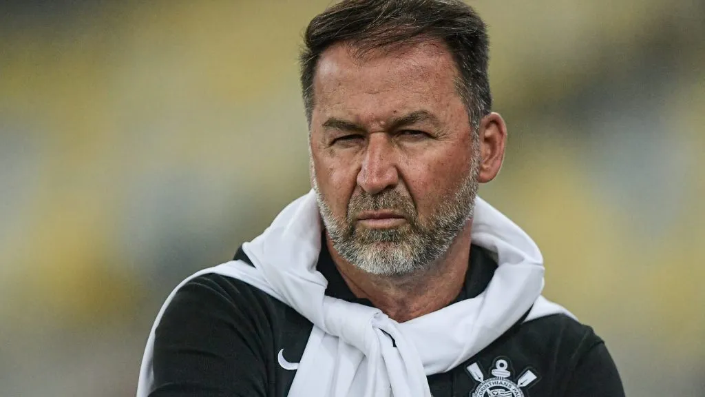 Augusto Melo prepara papelada para fechar com jogador no Corinthians. Foto: Thiago Ribeiro/AGIF