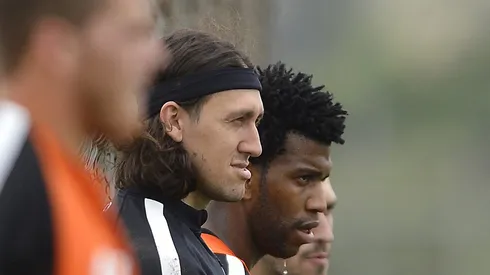 Ex-Corinthians, Gil anuncia aposentadoria ao fim da Série B com o Santos.