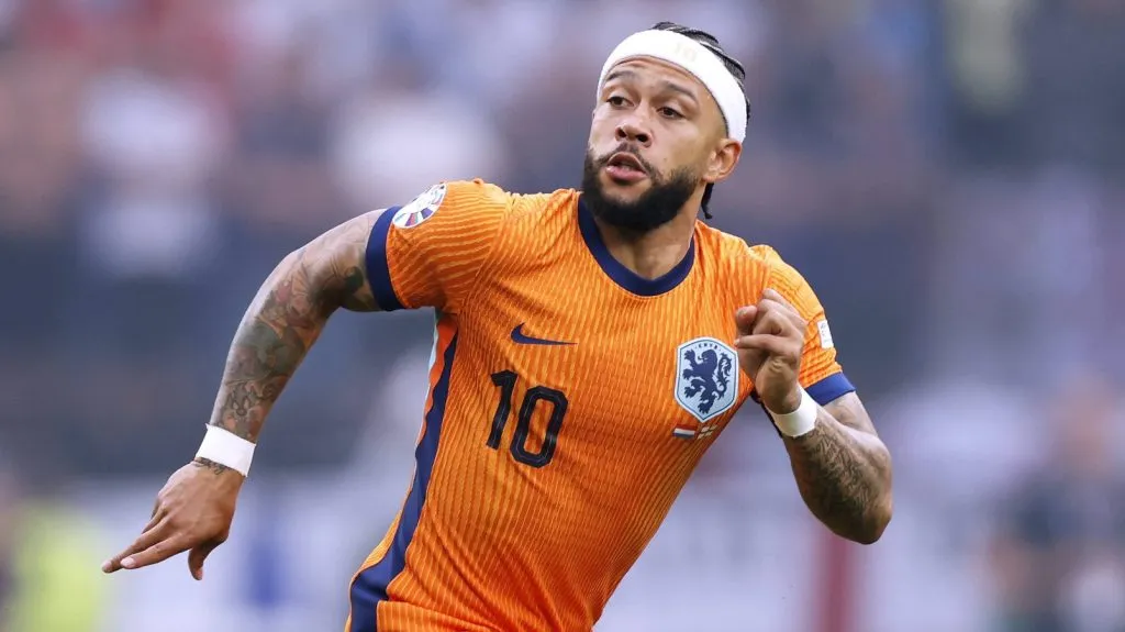 Memphis Depay atuando pela Holanda na Euro 2024 (IMAGO Laci Perenyi)