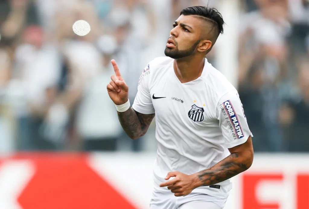 Gabigol nos tempos de Santos. (Photo by Alexandre Schneider/Getty Images)