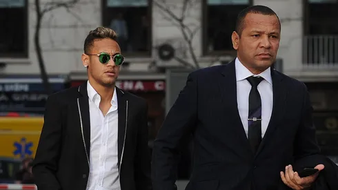 Neymar e Pai durante julgamento em Barcelona, na Espanha