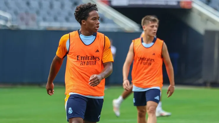 Endrick e Arda Güler no treinamento do Real Madrid.