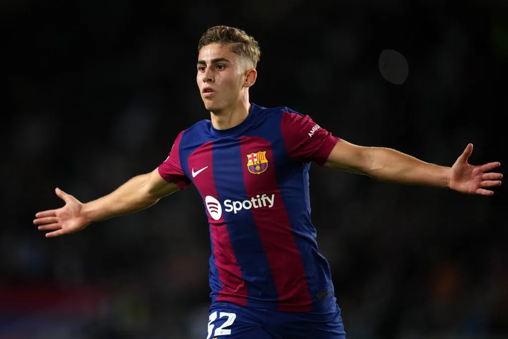 Fermín López em campo pelo Barcelona (Photo by Alex Caparros/Getty Images)