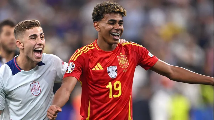 Craque do Barcelona pode assinar com o Manchester United por R$ 613 milhões (Photo by Stu Forster/Getty Images)