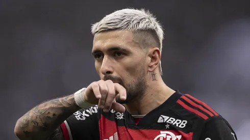 Arrascaeta, do Flamengo, revela que fará cirurgia na próxima semana.
