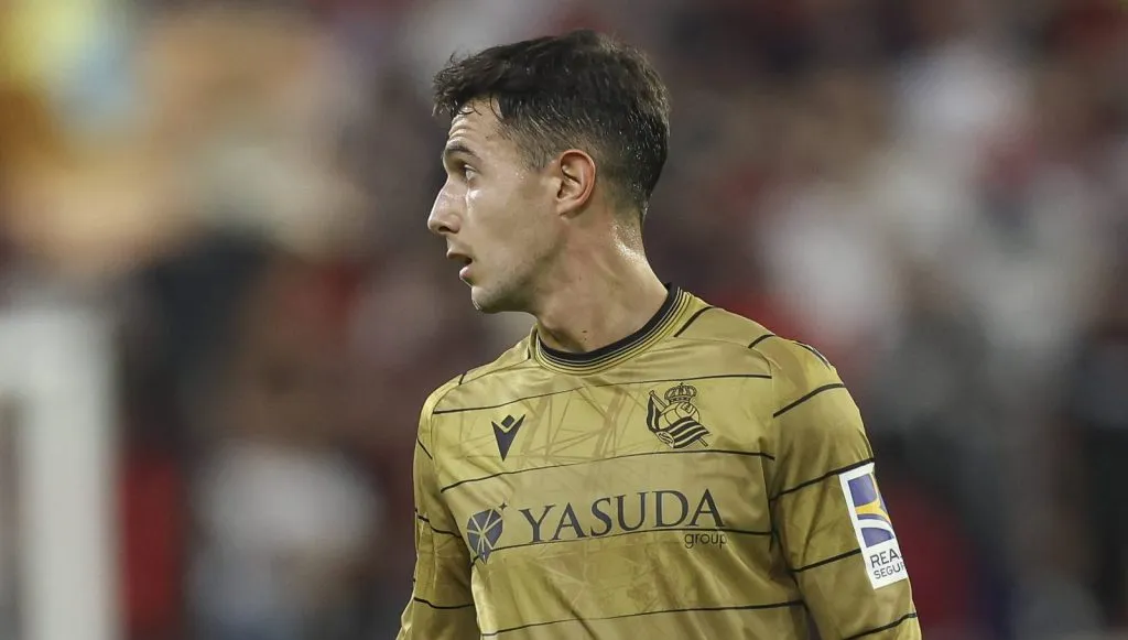 Martín Zubimendi em campo pela Real Sociedad (IMAGO Pressinphoto)