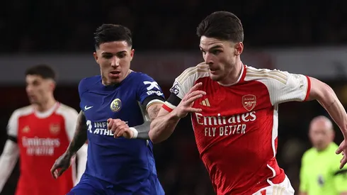 Chelsea encara o Arsenal pela Premier League.