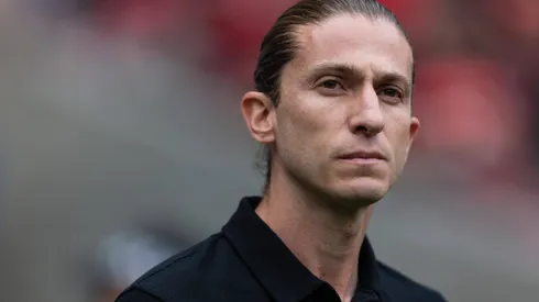 Soccer - Brasileirao 2024 - Flamengo 0:0 Juventude RIO DE JANEIRO, BRAZIL - OCTOBER 26: FILIPE LUIS, the Head Coach of Flamengo looks on before the match between Flamengo and Juventude as part of Brasileirao 2024 at Maracana Stadium on October 26, 2024 in Rio de Janeiro, Brazil. Rio de Janeiro Maracana Stadium Brazil Copyright: xRuanoxCarneiroxRuanoxCarneirox