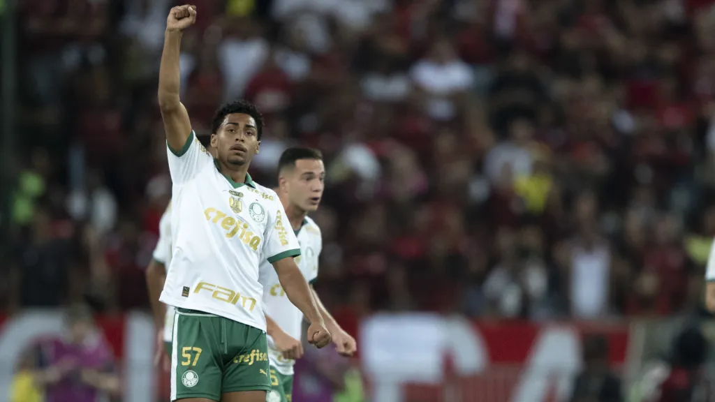 Luighi marca gol contra o Flamengo (foto: Jorge Rodrigues/AGIF)