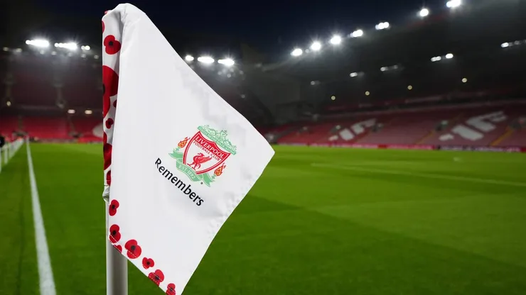 Liverpool v Aston Villa - Premier League - Anfield The corner flag featuring a Poppy ahead of the Premier League match at Anfield, Liverpool. Picture date: Saturday November 9, 2024. EDITORIAL USE ONLY No use with unauthorised audio, video, data, fixture lists, club/league logos or live services. Online in-match use limited to 120 images, no video emulation. No use in betting, games or single club/league/player publications. PUBLICATIONxNOTxINxUKxIRL Copyright: xPeterxByrnex 78151830