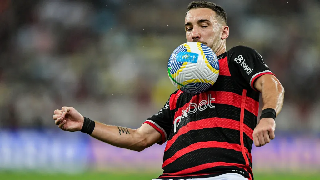 Léo Ortiz jogador do Flamengo (Foto: Thiago Ribeiro/AGIF)