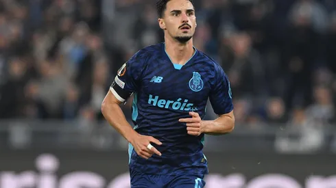 Stephen Eustáquio em campo durante o confronto entre Lazio e Porto, no dia 07 de novembro de 2024. (Sipa US / Alamy Stock Photo)