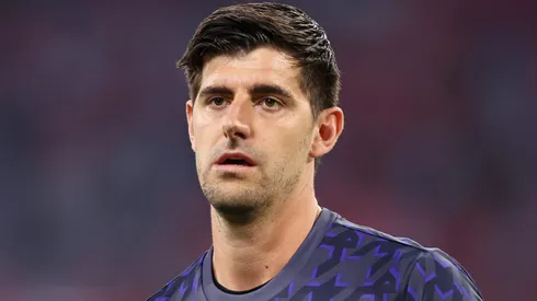 Real Madrid pode perder Courtois para outro gigante do futebol europeu (Photo by Alex Pantling/Getty Images)