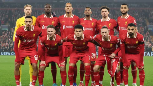 LIVERPOOL, ENGLAND - NOVEMBER 05: The players of Liverpool pose for a team photo prior to kick-off ahead of the UEFA Champions League 2024/25 League Phase MD4 match between Liverpool FC and Bayer 04 Leverkusen at Anfield on November 05, 2024 in Liverpool, England. (Photo by Carl Recine/Getty Images)